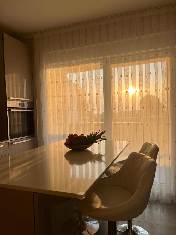 Apartman Yacht メドゥリン エクステリア 写真